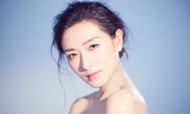  人淡如菊|前有“人淡如菊”人设翻车，后有队长投票出局，万茜凭借什么挽回