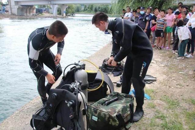  名男孩落水|贵阳两名儿童在公园玩水，一人溺亡……别让悲剧重演