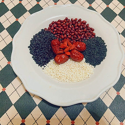 红豆黑米黑芝麻粥(红豆黑米黑芝麻粥)
