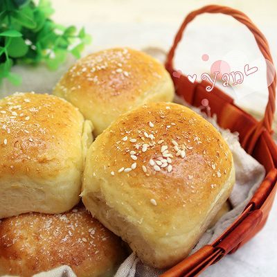 松软|淡奶油椰香肉松软面包