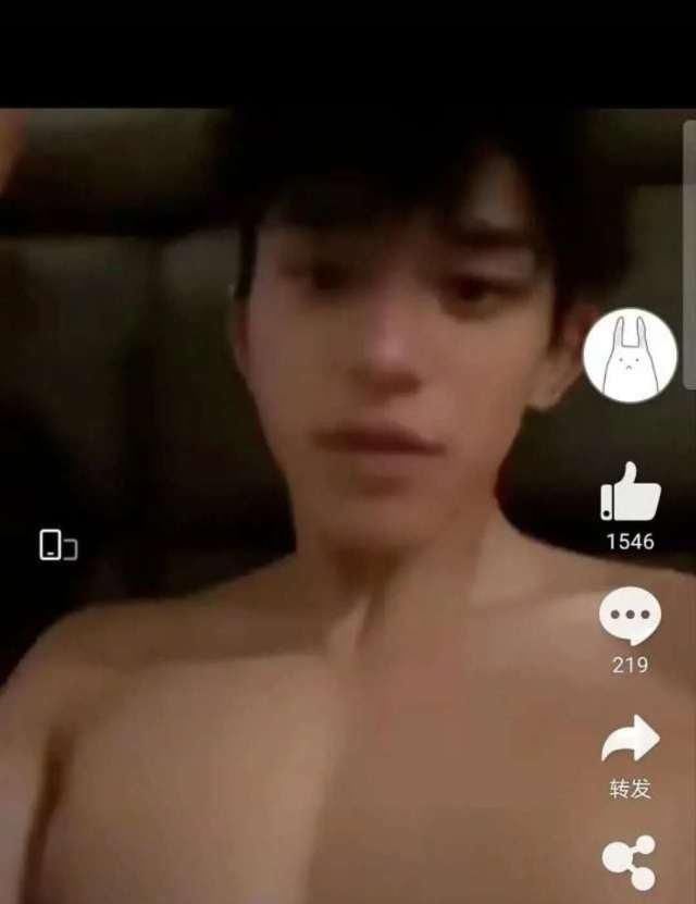  黄旭熙和宋|当红小鲜肉，曾因《跑男》受关注，现因赤裸上身直播而被嘲，糊了