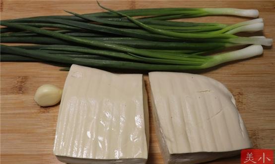  点名|豆腐这样做太香了，拿肉都不换，好吃又下饭，全家三天两头点名做