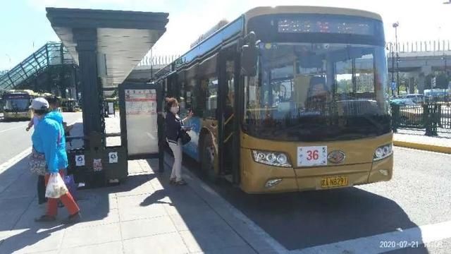 公交车|任性!公交车伏天“供暖”,炎炎夏日,暖风直逼50℃