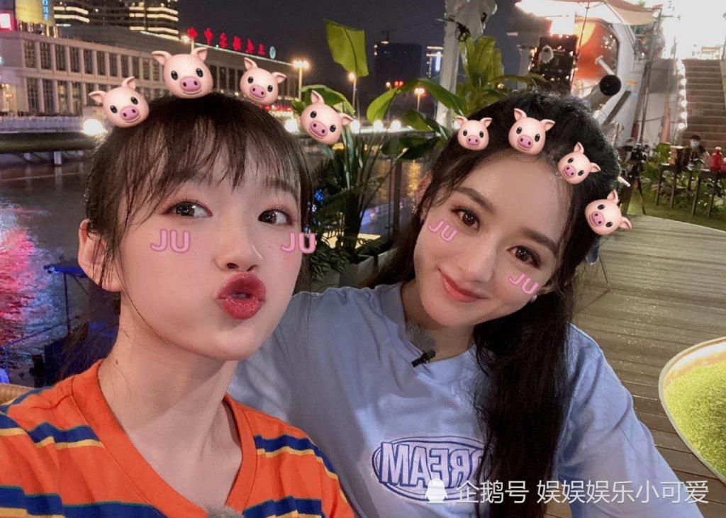  颜值|《中餐厅》杀青，李浩菲晒与赵丽颖杨超越合照，大眼滤镜考验颜值