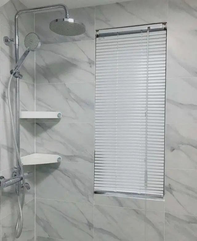  置物架|小卫生间如何设计更合理 16个实用设计让卫生间更整洁