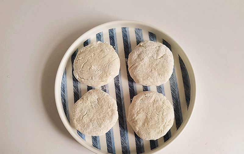  芋头|8月该吃的菜，遇到我必买5斤，做成早餐饼，超级好吃，比吃肉还香