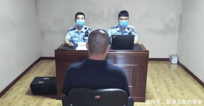  车里|多次横在车库前，还不把电话留在车里，业主砸了，车主哭了