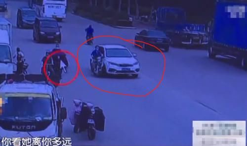  车主|电动车闯机动车道被撞，要求车主赔3000，交警：你是全责