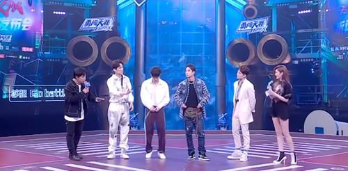  现场|街舞节目组现场拍卖，张艺兴王嘉尔积极参与，王一博却不感兴趣