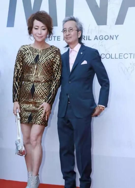 身材|57岁叶童比67岁赵雅芝还显老 搭配碎花连衣裙如老奶奶