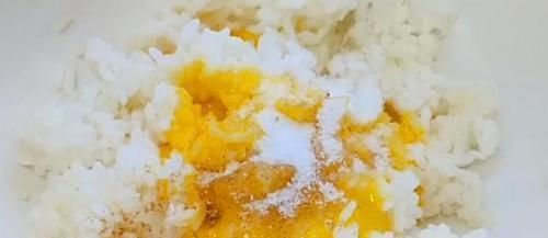 里加|剩米饭里加1个鸡蛋,不用蒸不用炒,一擀一切,出锅孩子就抢吃光