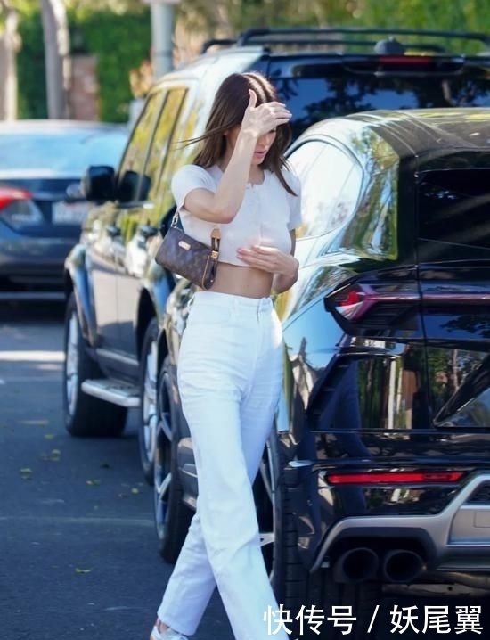 高腰|穿好一件Crop Top 其实可以很藏肉