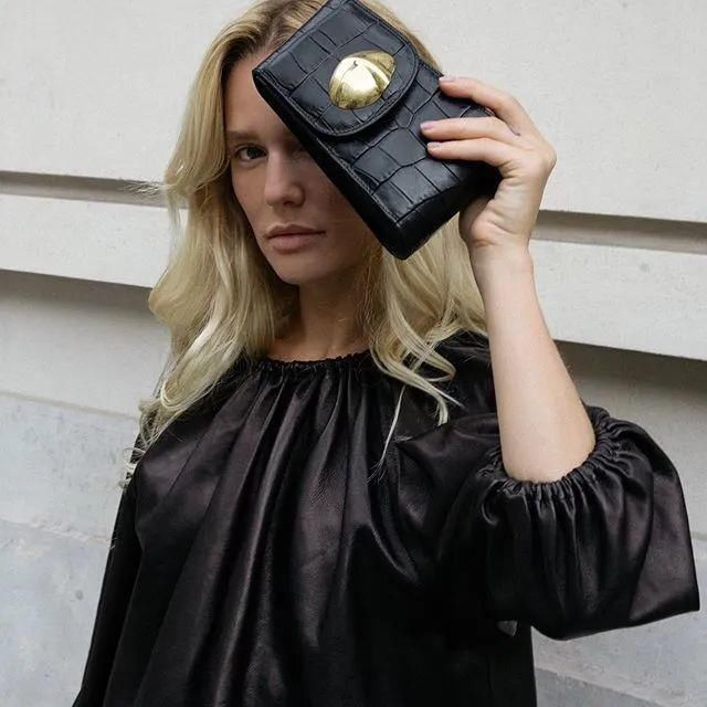  大牌|如果你有5000块，是攒钱买大牌包还是买小众品牌？