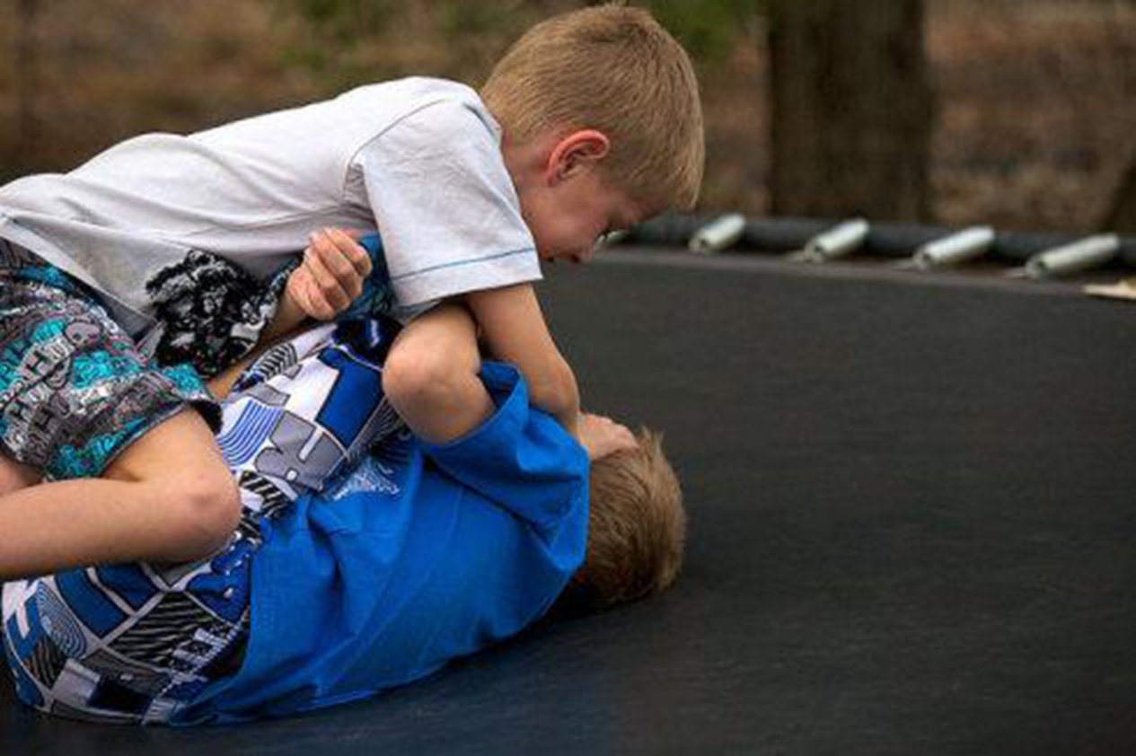 中奖|8旬老人中奖千万却自杀身亡，长子指责弟弟骗钱，弟弟：我哥造谣