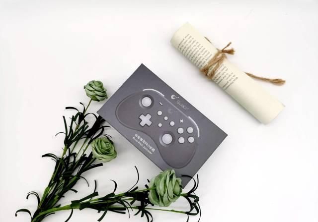  PRO|谁说的手柄打不过键鼠的，谷粒精灵PRO手柄给你点颜色看