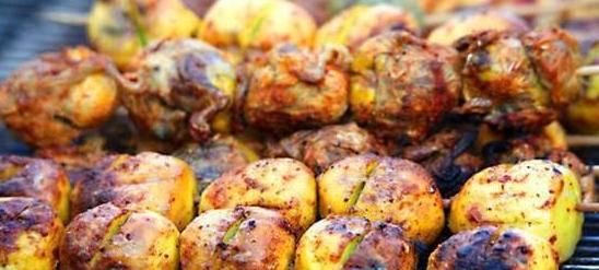 美食|美国小伙到中国旅游，品尝中国美食后直言：简直是“反人类”做法