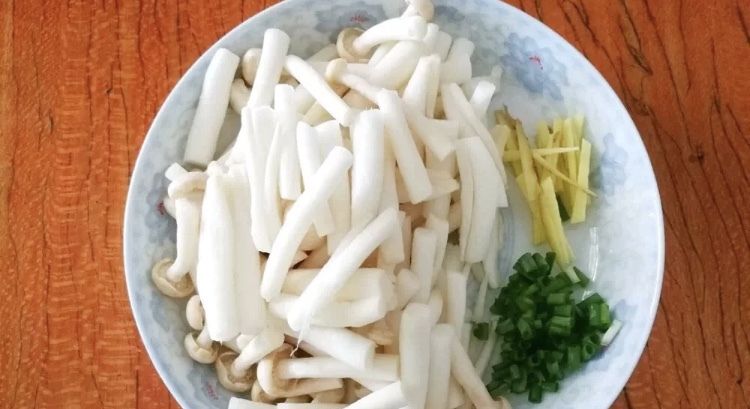  丝瓜|丝瓜海鲜菇鸡蛋汤