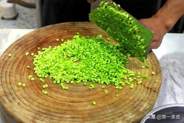  道菜|三伏天、我家就爱这道菜！简单一炒、脆爽入味促食欲，一盘吃不够