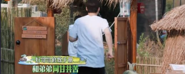  大华|被何炅黄磊踢出群聊，全网骂退出节目，却在韩国成万人追捧的音乐天才？