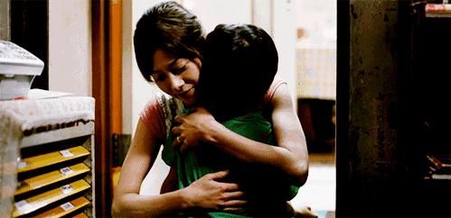 跳河|「带走妹妹，也算解脱」17岁女孩带10岁妹妹跳河，背后真相让所有父母心疼