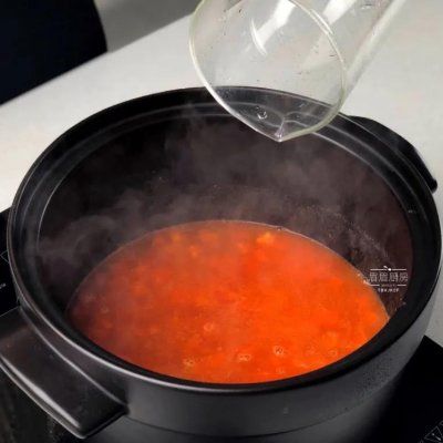 1勺|这样做番茄肥牛煲，隔壁小孩都馋哭了
