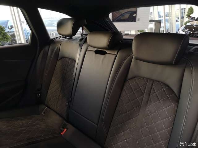  造型|新款奥迪RS4旅行版，运动个性的风格，实用性强