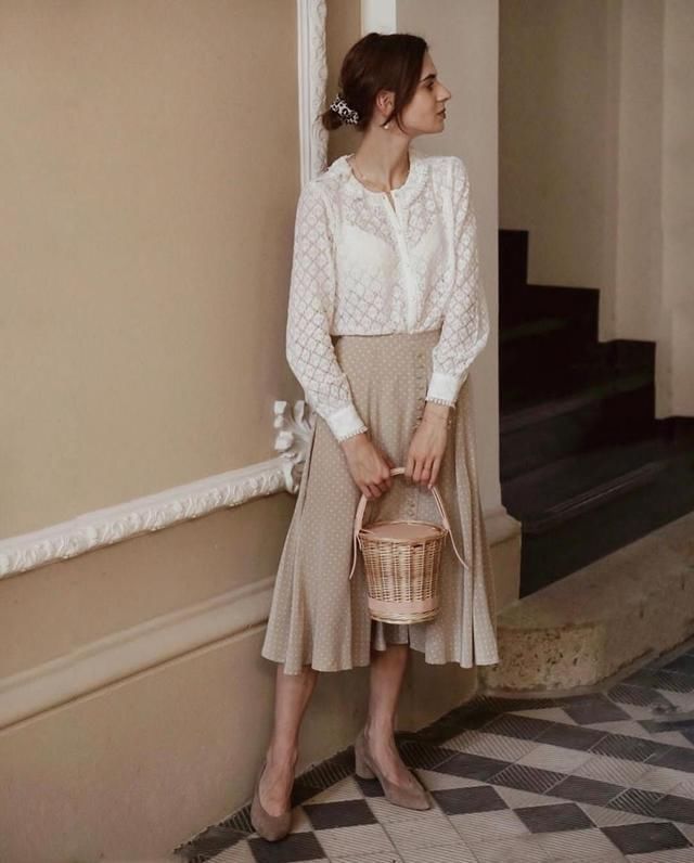  夏季|夏季超火的藤编包，就连明星都爱不释手，在这三个场合背很惊艳