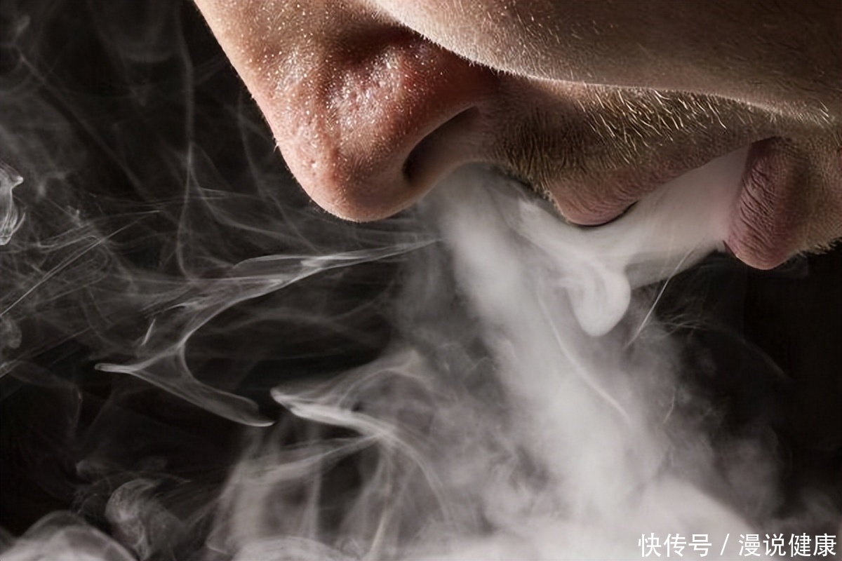 肺癌最怕三种癌(肺癌为何称为第一大癌？睡前常做这3件事，等同给肺癌“埋雷”)