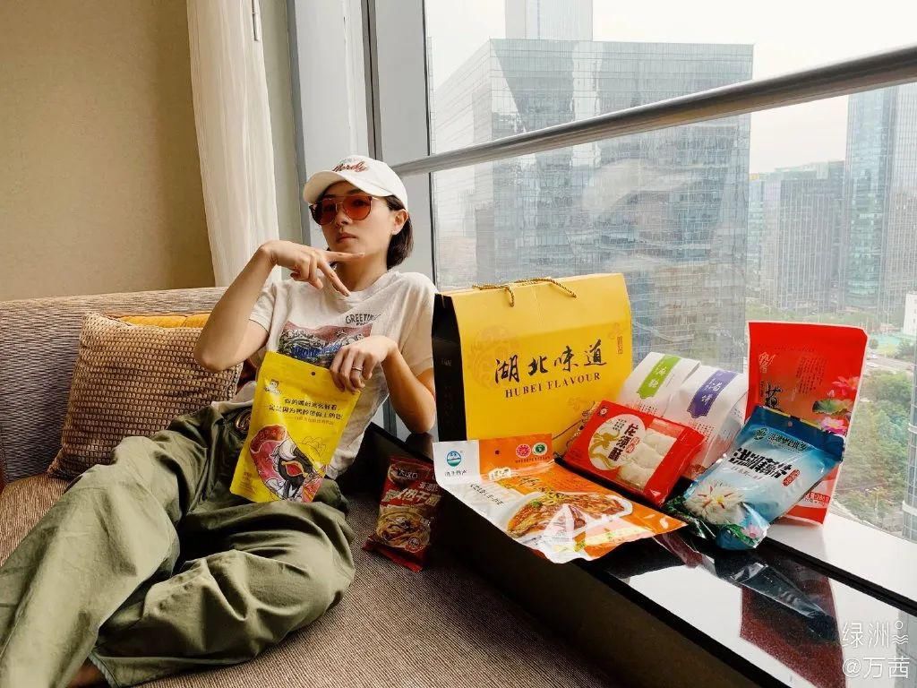  不想|不想红但一直上热搜,这解释苍白吗