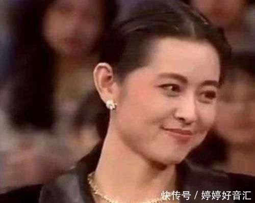 春晚|1991年,春晚出现“重大事故”,倪萍用4张白纸救场,堪称神级教科书