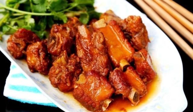  口感|焯排骨用“冷水”还是“沸水”做错了肉发柴，以后别犯这错误了