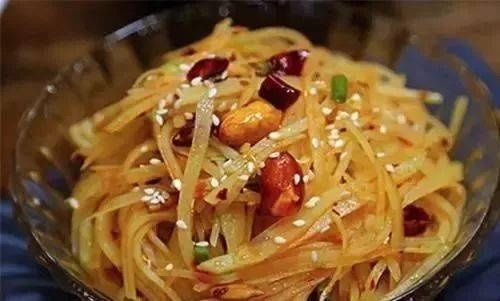 土豆丝|凉拌土豆丝要脆有“秘方”,试试这个做法,酸辣清脆,丝丝入味