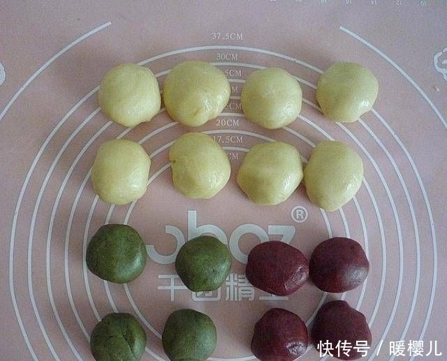  糕点|抹茶酥和我自己做的红曲糕点，不油腻