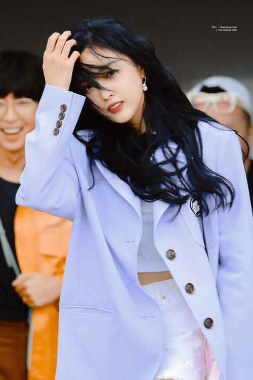  指责|韩粉被指责“宇宙起源”？黑色双马尾半蝴蝶结，是巧合还是模仿？