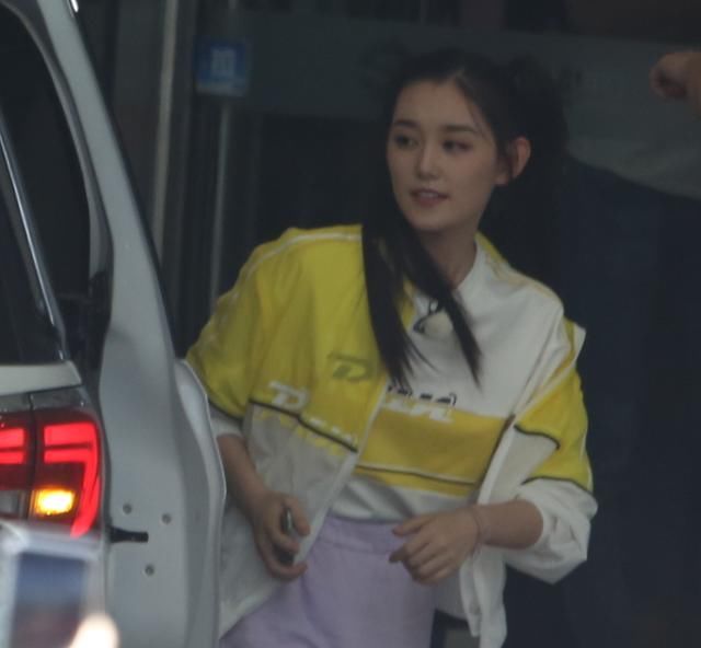  依依|《跑男》最新看点！蒋依依原来这么美，照片无需精修太让人羡慕了