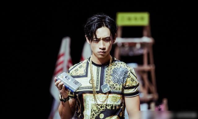  嘉宾|“男性滤镜”中重的是明星大侦探？在观众席上几乎看不到女性嘉宾