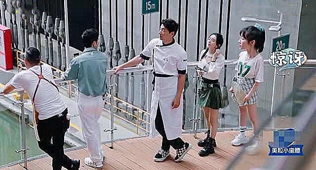  节目|《中餐厅》仰视拍摄角度，看到赵丽颖的镜头，网友：确定生过孩子