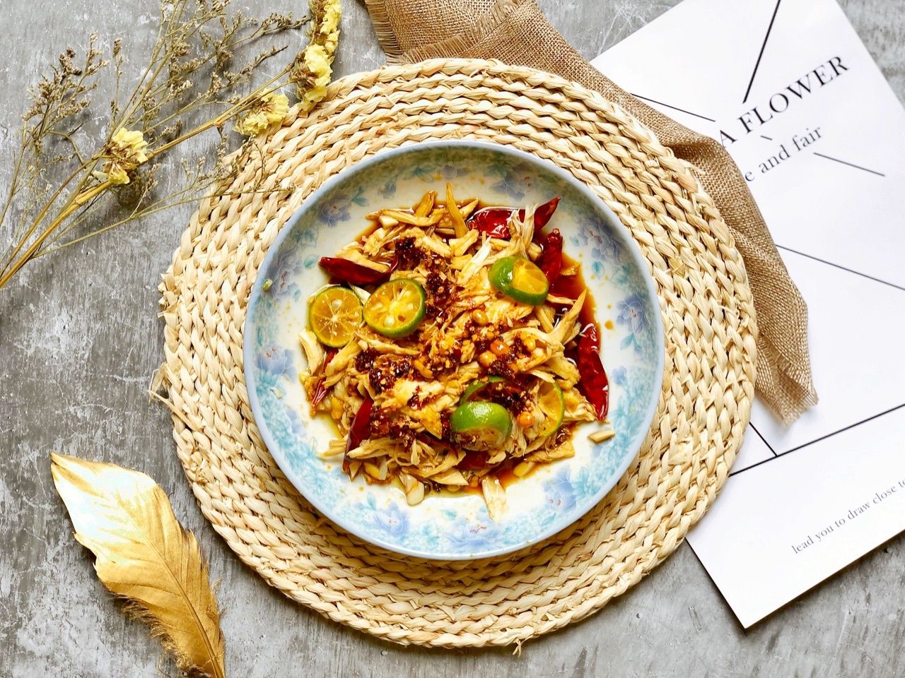 凉拌|【麻辣凉拌鸡丝】的做法+配方，低脂美味又清爽解馋的凉拌菜