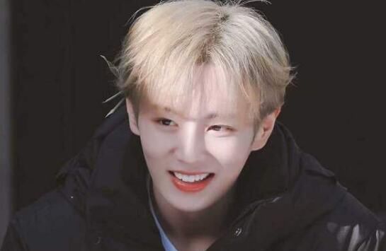  恋情|易易紫李汶翰怎么认识的 李汶翰车咚易易紫也太甜了吧