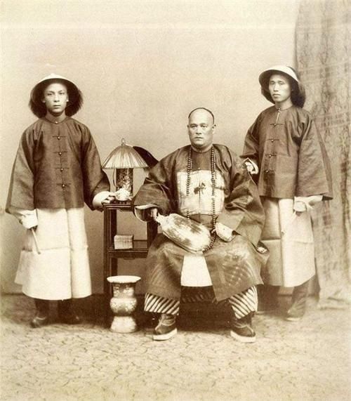赵六之女|女儿无故自杀，父亲将亲家告上公堂，痴儿成破案关键