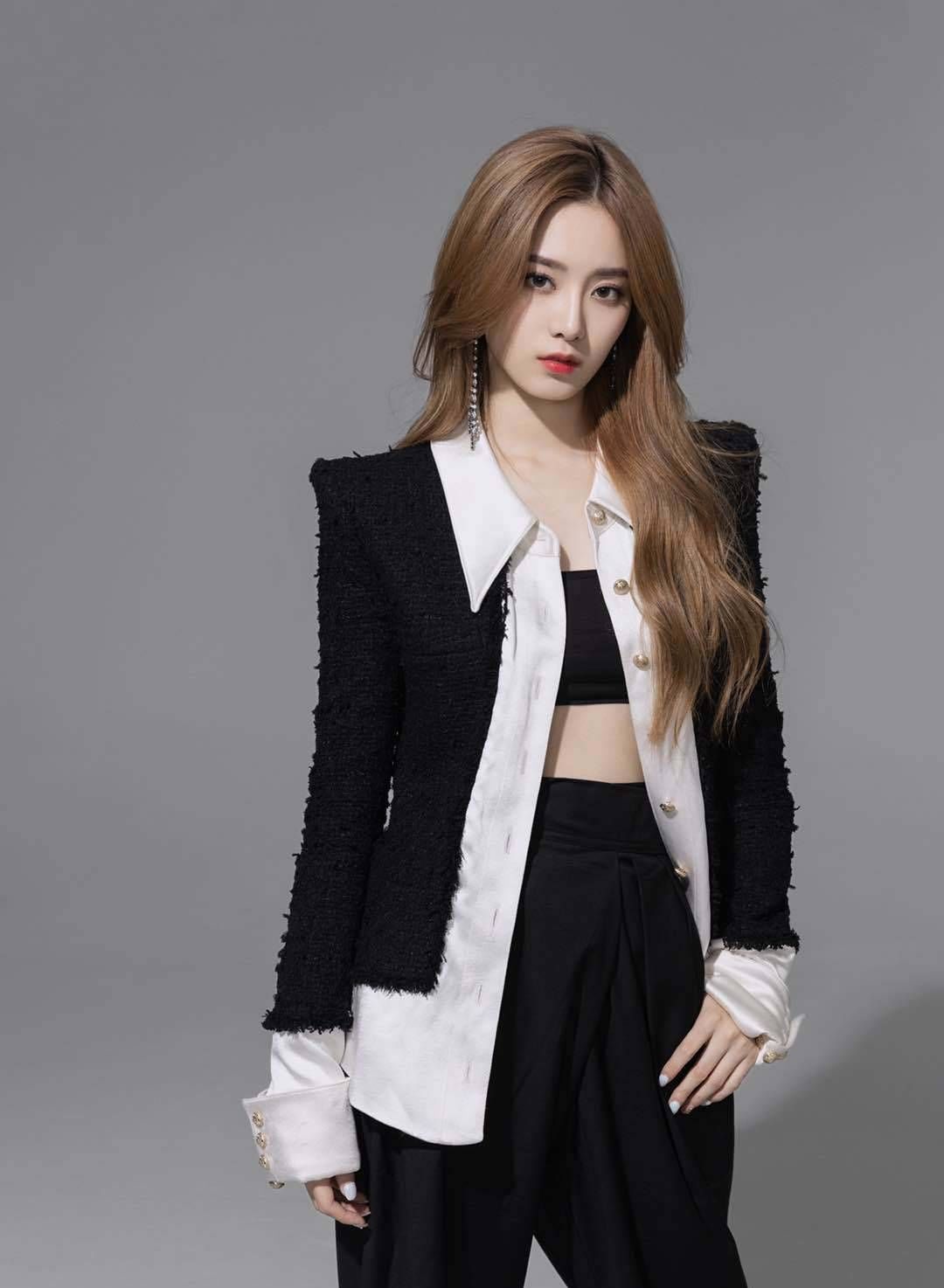  黄子韬|黄子韬为徐艺洋宣传新歌的时间卡点在了13: 14，这在暗示什么呢？