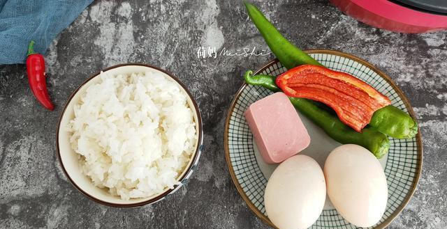 营养|蛋炒饭怎么做好吃?掌握好一点,米饭越吃越香,女儿能吃2碗
