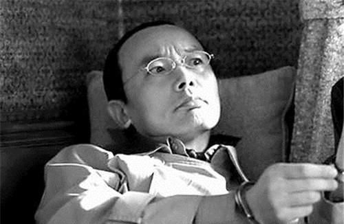 心甘情愿|他曾设计一简单骗局,富豪心甘情愿被骗,涉案金额高达600亿美元