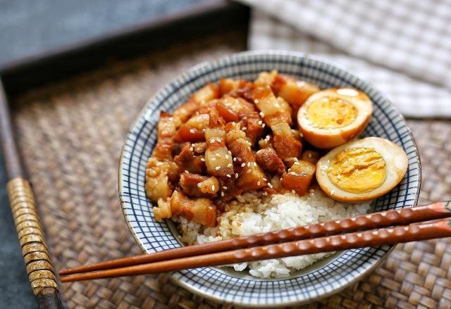 叫外卖|别叫外卖了,自己在家就能做卤肉饭,12块的成本,2人吃到撑