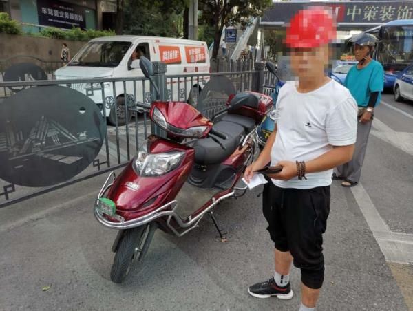  长达|罚单长达3.6米！贵阳一电动自行车违法大户被查