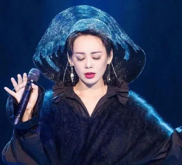 演不下|演不下去了,宁静砸了《浪姐》的场子,拿到第一却不想成团