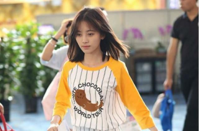 ps|鞠婧祎14岁旧照被疯传，没有ps、滤镜的年代，颜值竟然是这样？