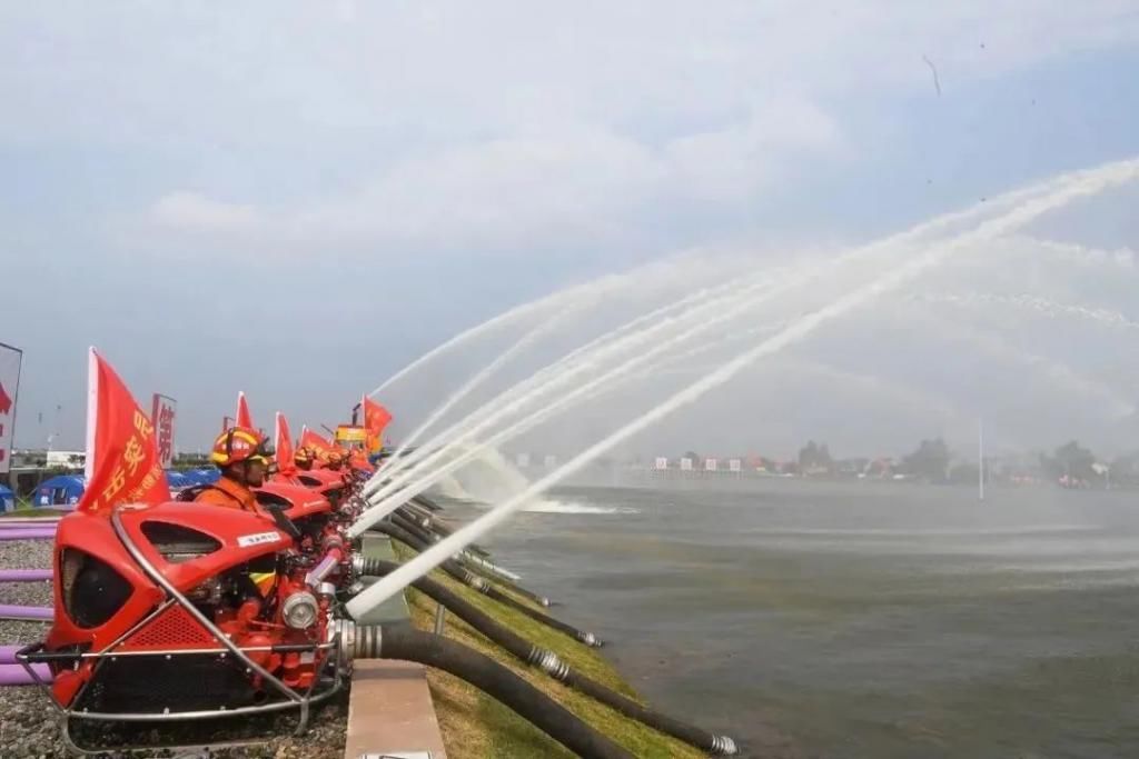  收下|【超燃】这组防汛图请收下！