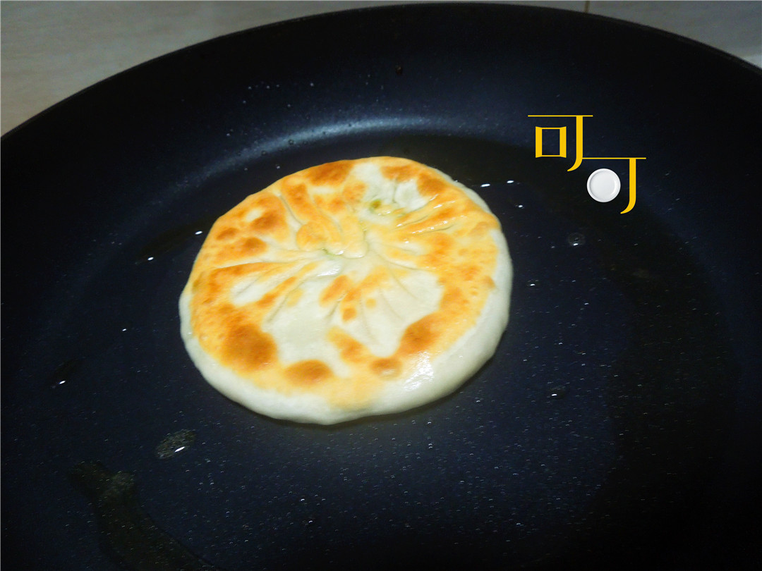  买现成|家里多出的饺子馅怎么办做两个煎饼吃，太香啦！