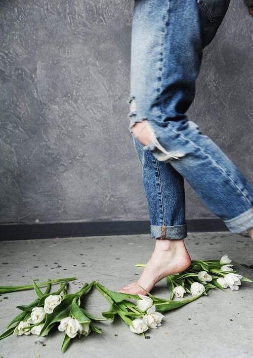  未婚夫|未婚夫车祸后我悔婚，五年后收到一个红包，打开一看泪流满面